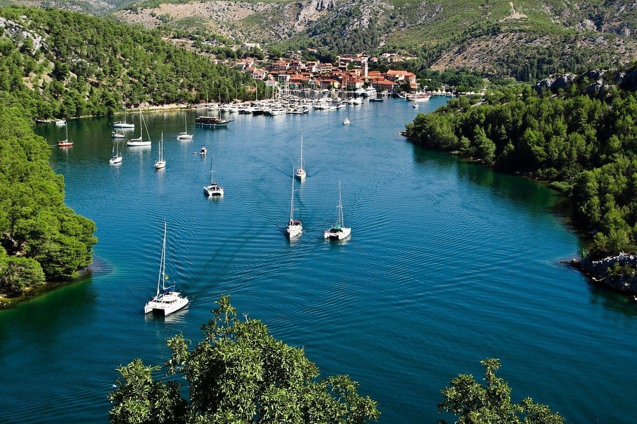 Why Go On A Catamaran Charter?