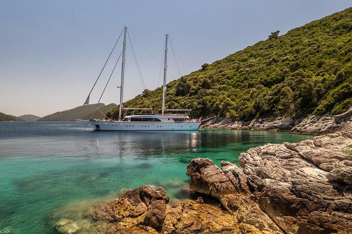 Love Story Yacht