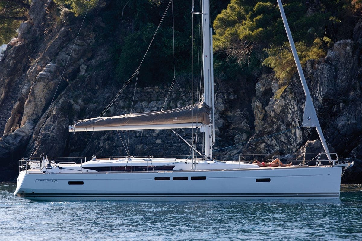 Grab A Group; Charter A 5 Cabin Yacht