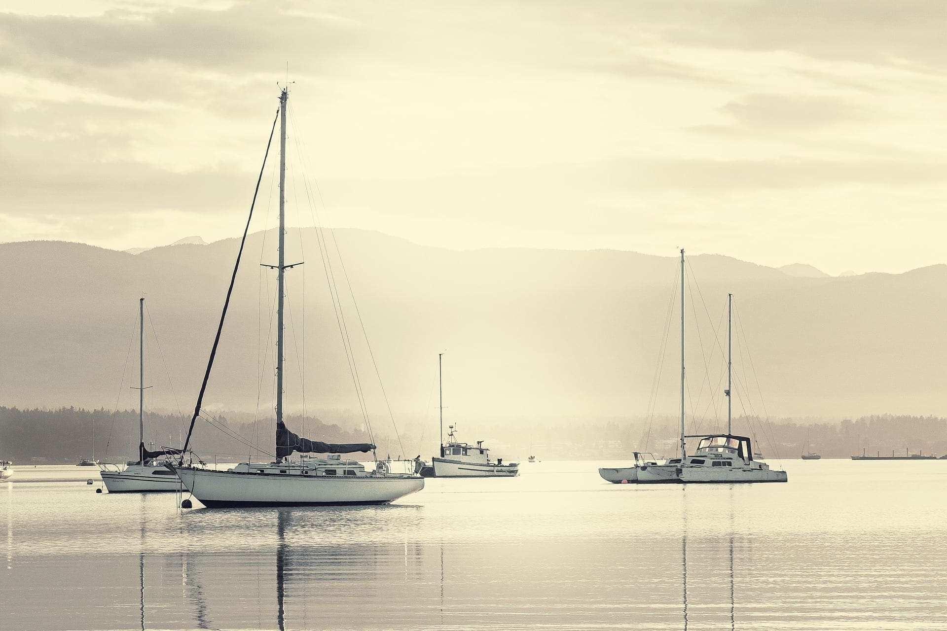 Sailboat anchor location