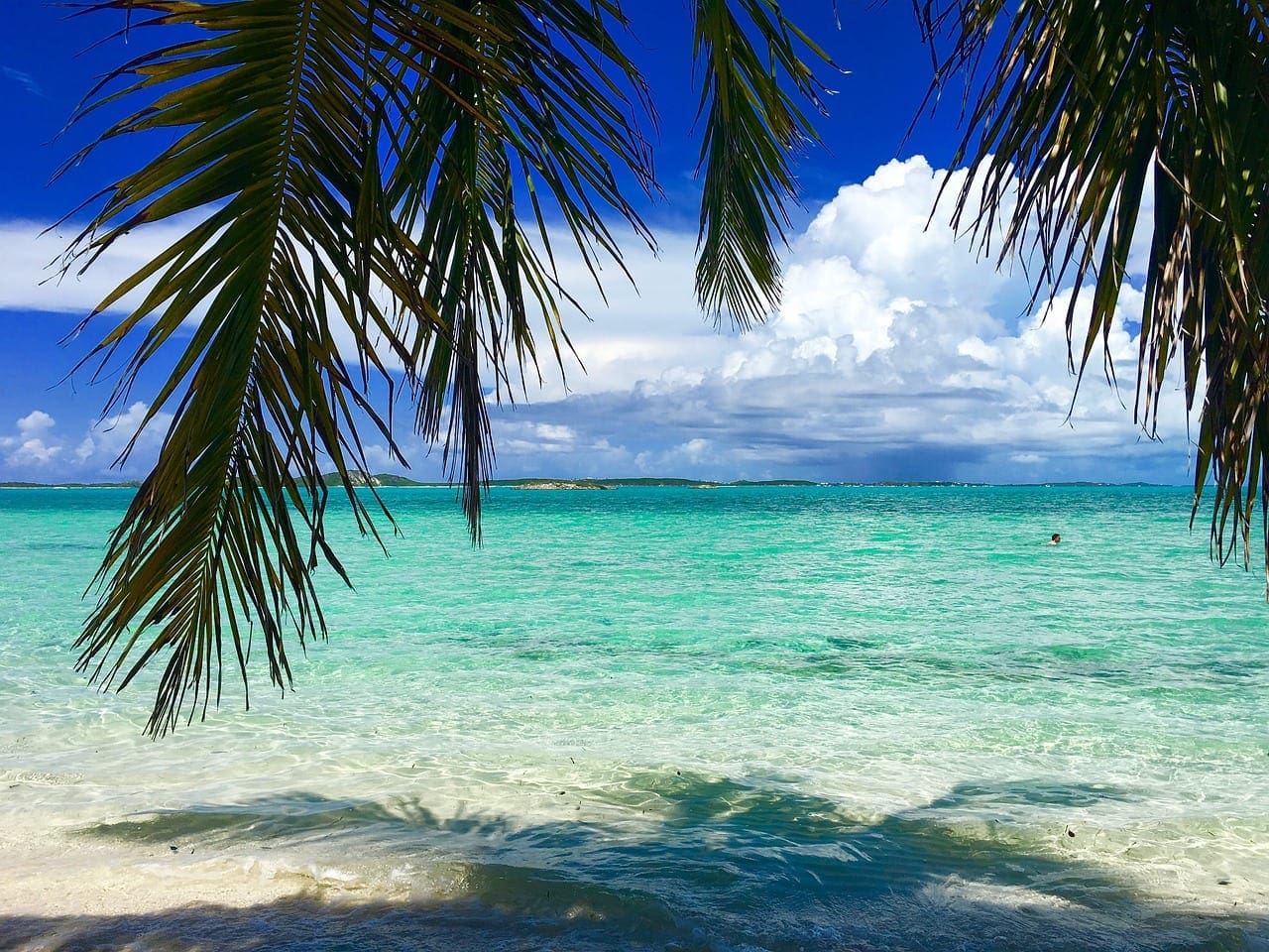 Places Not to Miss on a Bahamas Yacht Charter