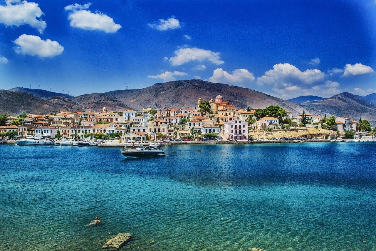 A Check on Sailing Licences When Chartering in Greece