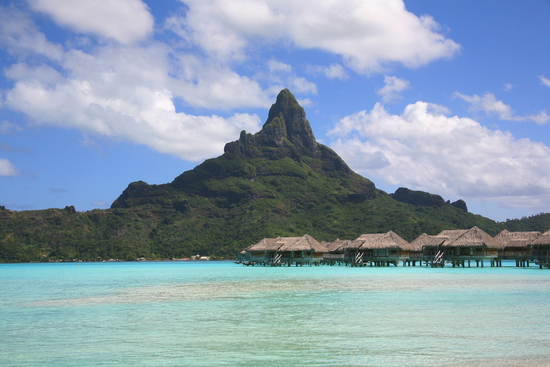 Best Time To Book A Tahiti Yacht Charter