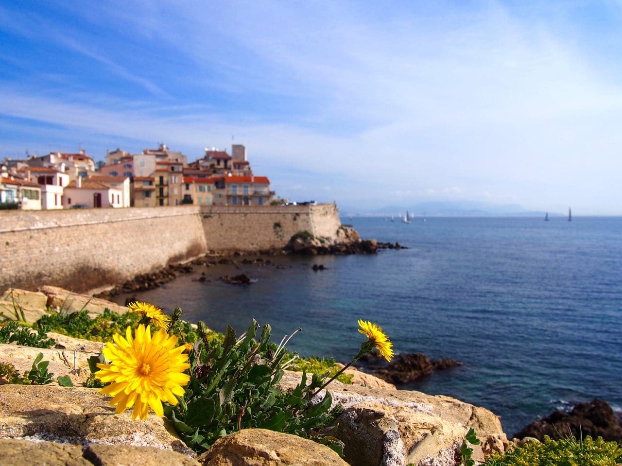 Wind Conditions on a French Riviera Yacht Charter